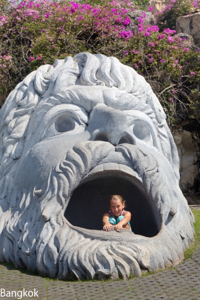 Парки развлечений в Бангкоке Dream World, Safari World, Siam-park