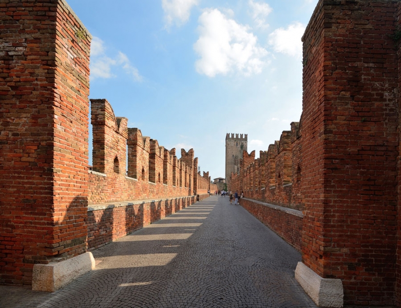 15. Verona. 28. Ponte di Castelvecchio