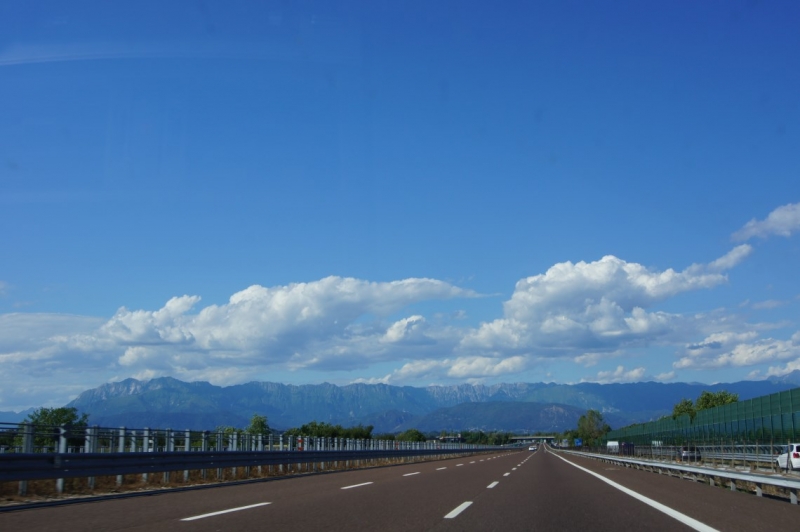 Путешествие в Европу на автомобиле Мазда