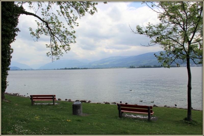 Их Цюриха в Лахен на велосипеде