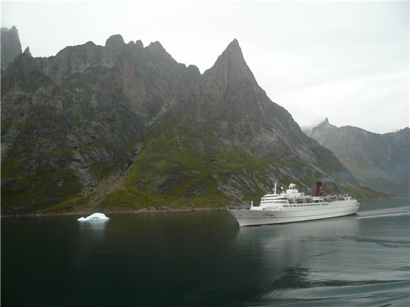 Green&White Landia: Гренландия с суши и с моря