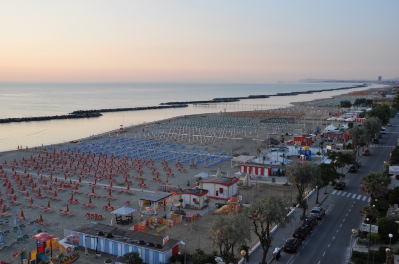 Отдых на море с детьми в Италии. Выбор побережья для пляжного отдыха.