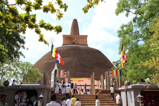 Шри Ланка в одиночку: Храмы, горы, море и 3 национальных парка