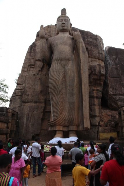 Шри Ланка в одиночку: Храмы, горы, море и 3 национальных парка
