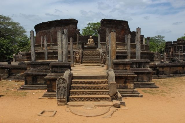 Шри Ланка в одиночку: Храмы, горы, море и 3 национальных парка