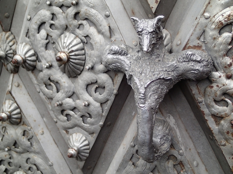 Окна, ставни, витражи, двери и ворота (фото)