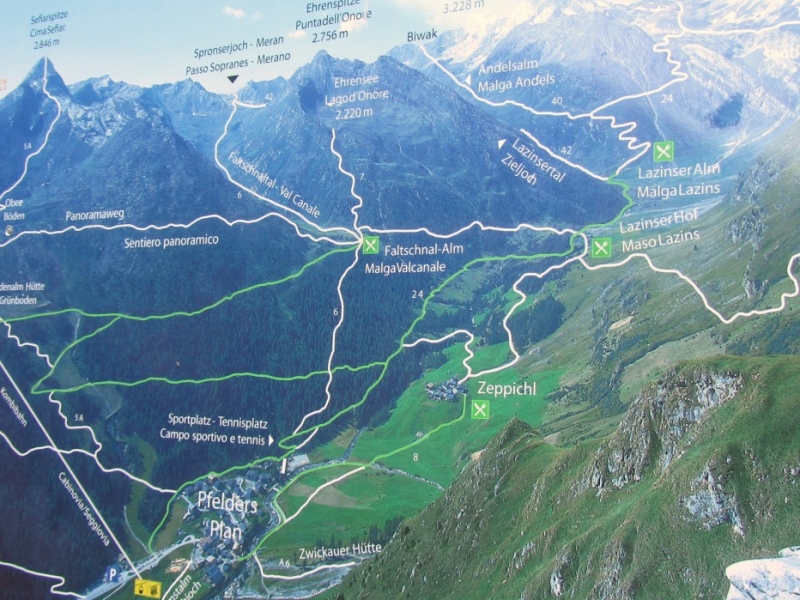 2014, июль. Дорф Тироль (Мерано). Маленькие радости каникул по-бюргерски. Без а/м.