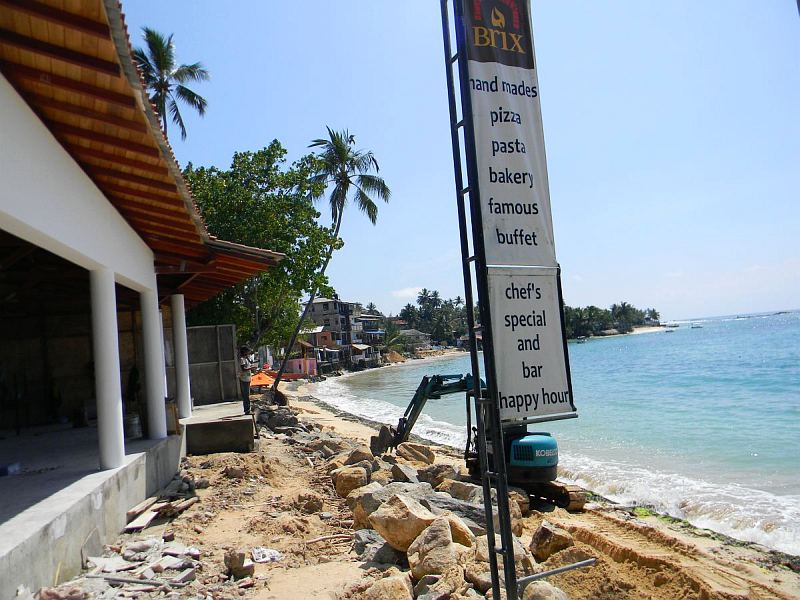 Погода в унаватуне шри. Унаватуна Шри Ланка. Унаватуна Шри-Ланка отели. Бухта Унаватуна. Turtle Beach Шри Ланка Унаватуна.