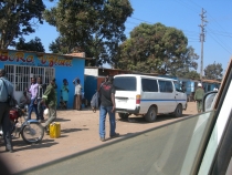 ждут маршрутку...