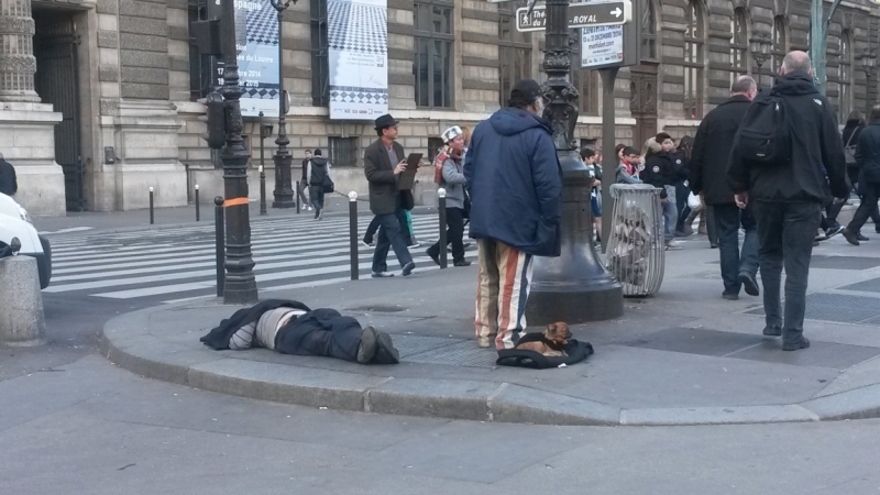 париж бомжи