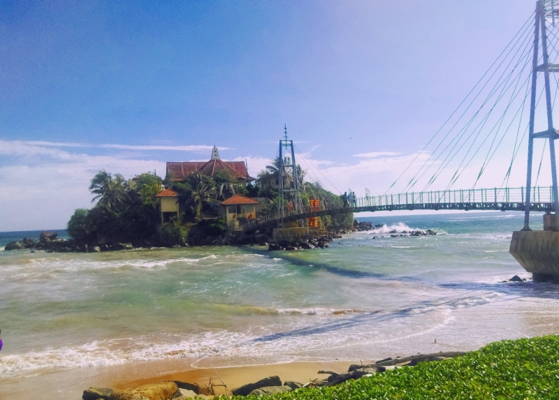 недалеко от автобусной станции в Матаре