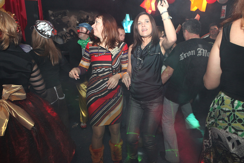 Испортить вам пати. Хулиганская вечеринка. Хулиганская вечеринка картинки. Вани Ганпати. Как проходят хулиганские вечеринки.